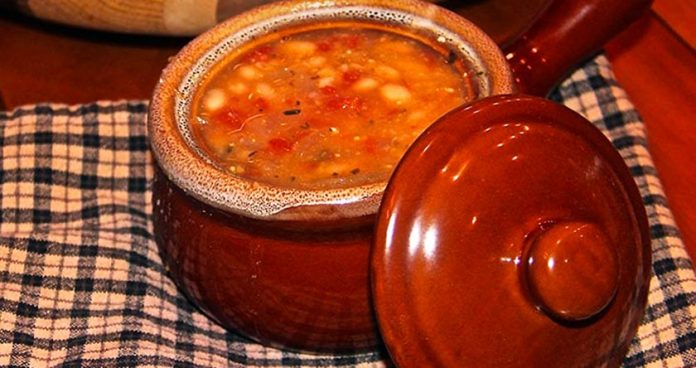 Hearty Tuscan White Bean Soup Recipe 