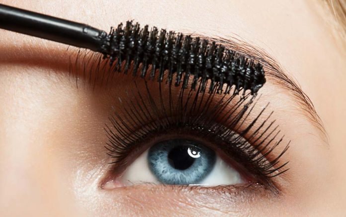 Is There Formaldehyde in Your Eyelash Glue?