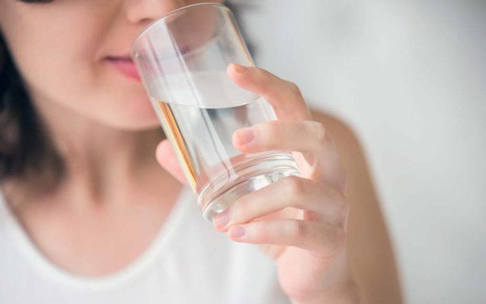 Living Healthy: 8 Reasons to Drink 8 Glasses of Water a Day…Every Day