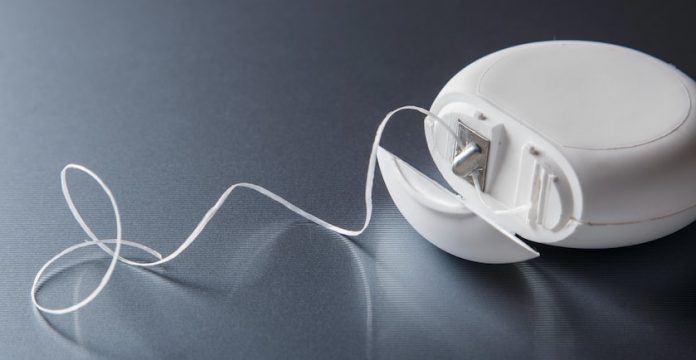 7 Reasons To Switch Your Brand of Dental Floss Now 