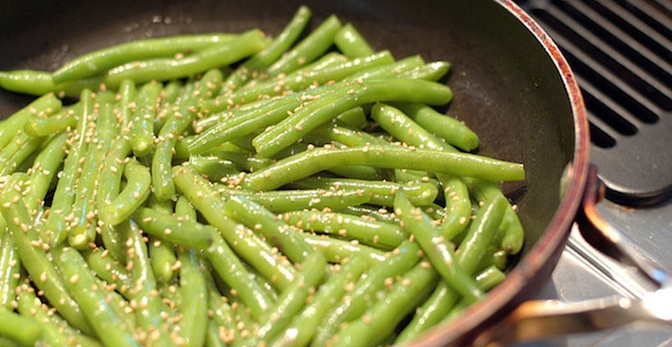 Sauteed Green Beans Recipe with Walnut Oil and Toasted Sesame Seeds 
