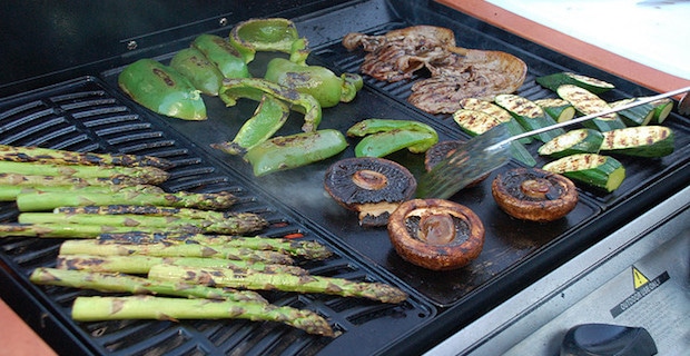 The Healthy Barbecue: 5 Summer Grilling Tips to Keep You in Shape 