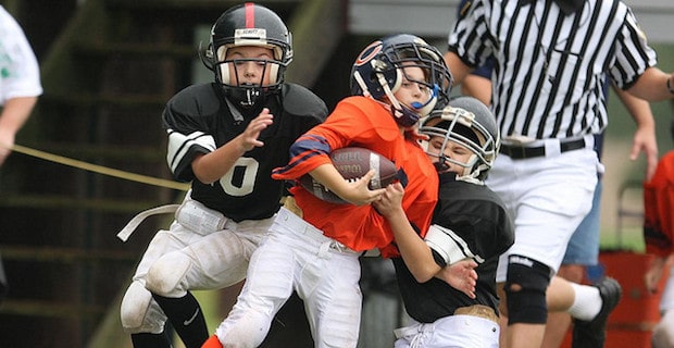 Kids Health and Concussions: What Every Mom, Coach and League Official Needs To Know and Do 