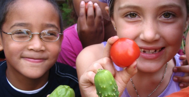 Teaching Kids About Eating Seasonally 