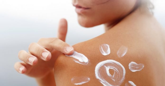 9 Reasons to Use 100% Natural Sunscreen 