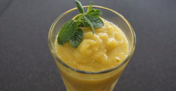 Stomach Soothing Mango Mint Smoothie Recipe 