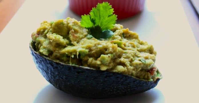 Easy Spicy Guacamole Recipe 