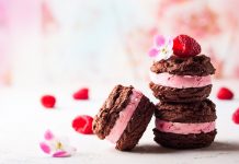 Keto-Friendly Valentine's Cookies Keto cookie sandwichs