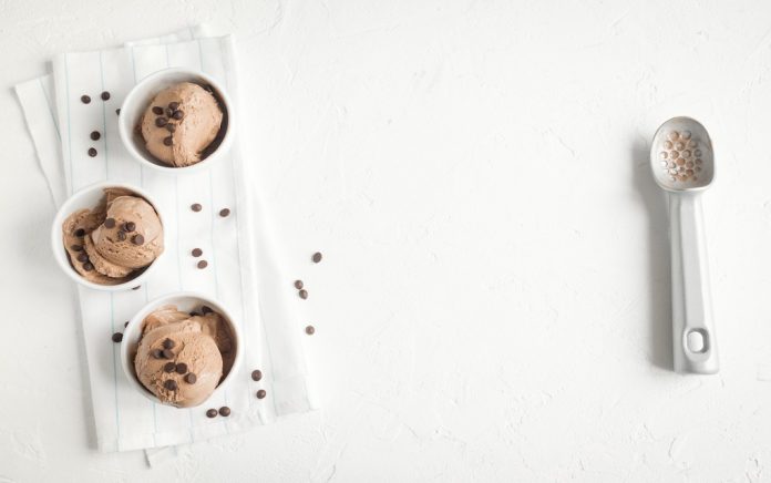 Keto peppermint chocolate chunk ice cream